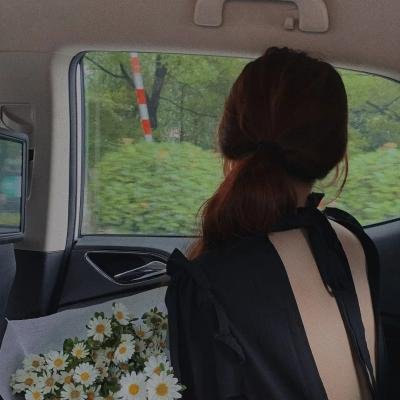 顶流绯闻又出大瓜：旧照被扒，服务器被挤瘫痪，凌晨